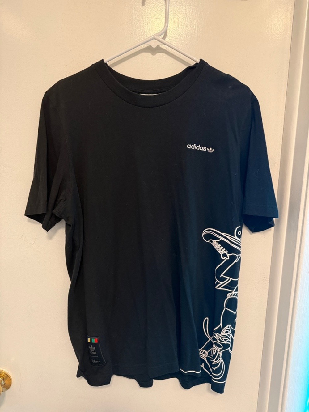 adidas originals Disney Goofy Black Short-Sleeve Tee Size L
